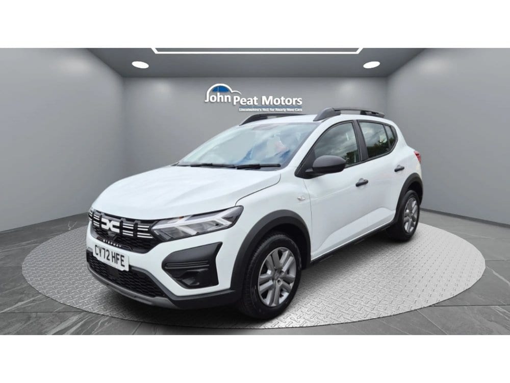 Dacia Sandero Stepway - image 1 of 25