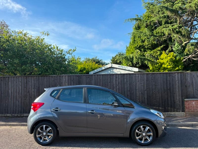 Hyundai ix20 - image 1 of 18