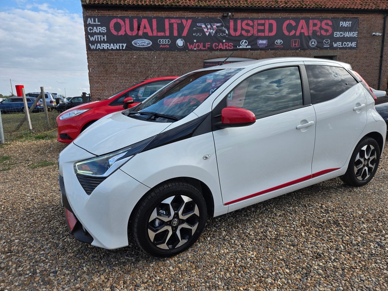 Toyota Aygo - image 1 of 14
