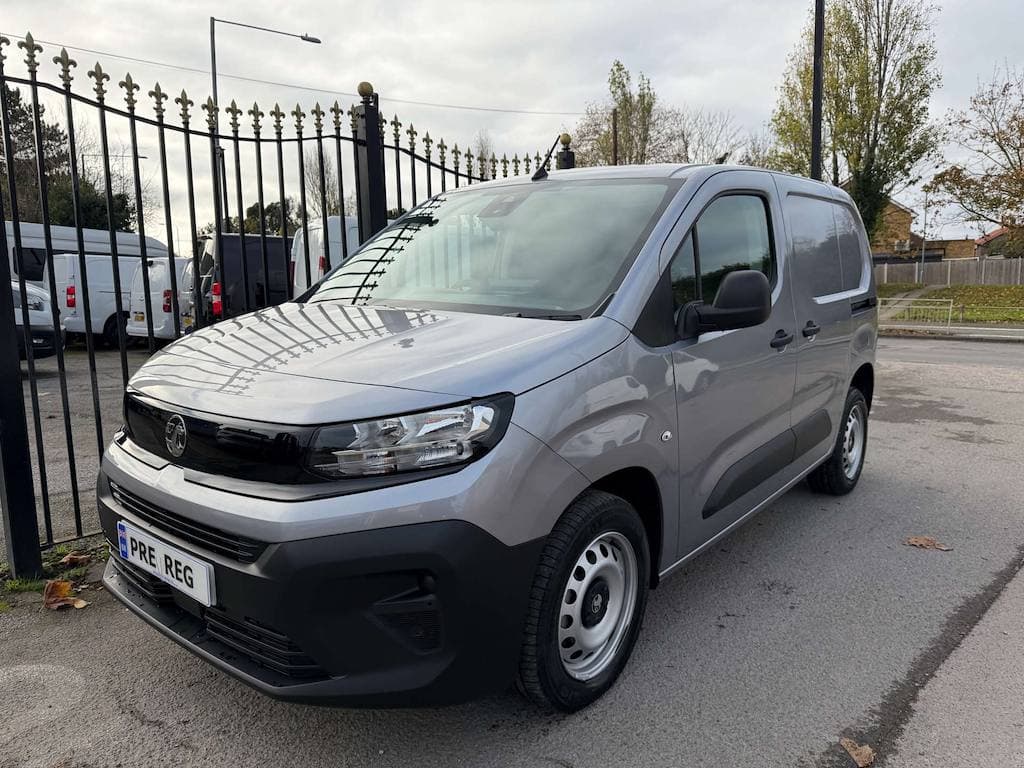 Vauxhall Combo - image 1 of 14