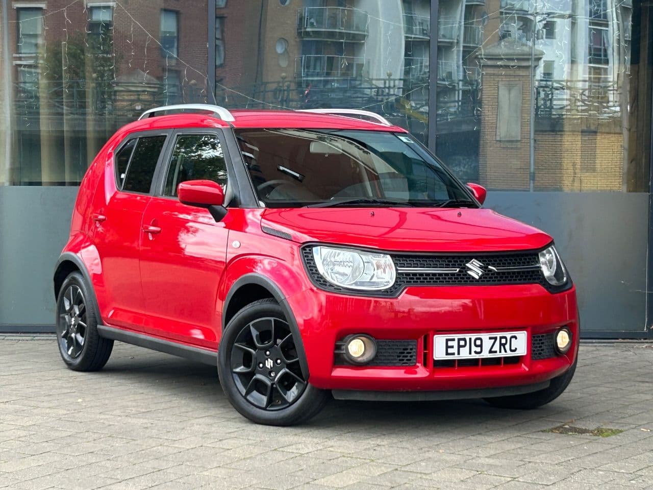 Suzuki Ignis - image 1 of 30