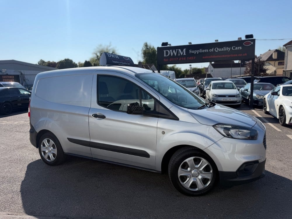 Ford Transit Courier - image 1 of 20