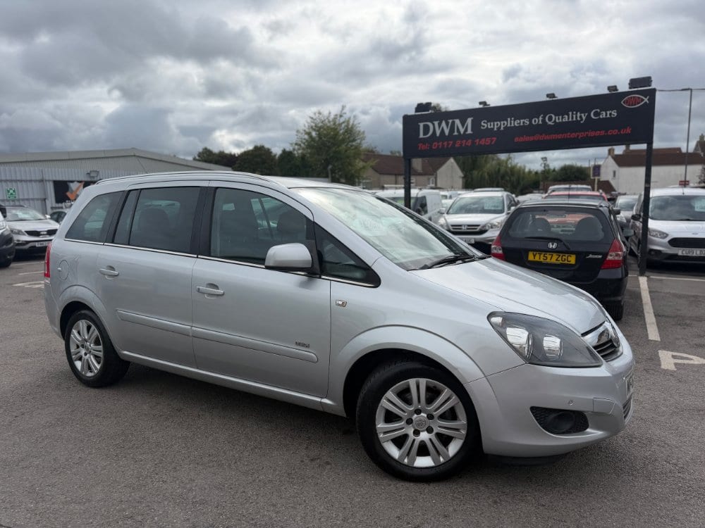 Vauxhall Zafira - image 1 of 15