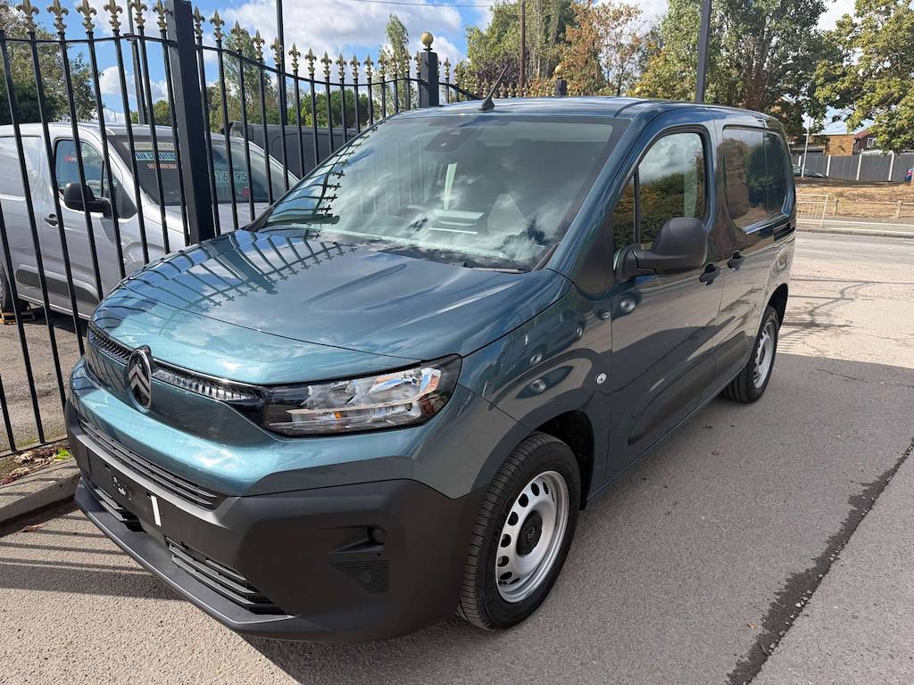 Citroen Berlingo - image 1 of 23