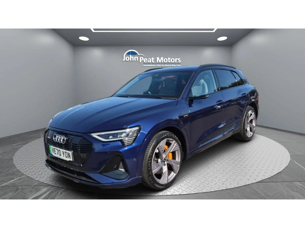 Audi e-tron - image 1 of 26