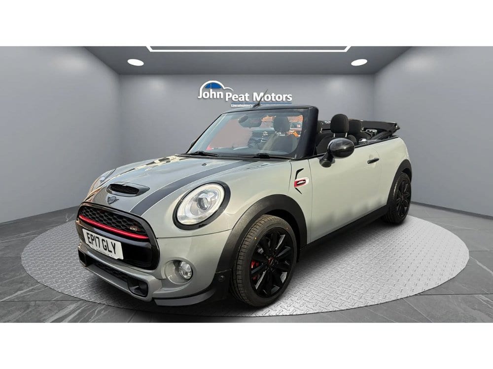 MINI Convertible - image 1 of 24