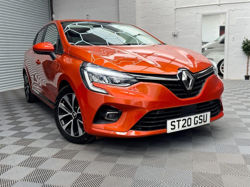 Renault Clio - image 1 of 46