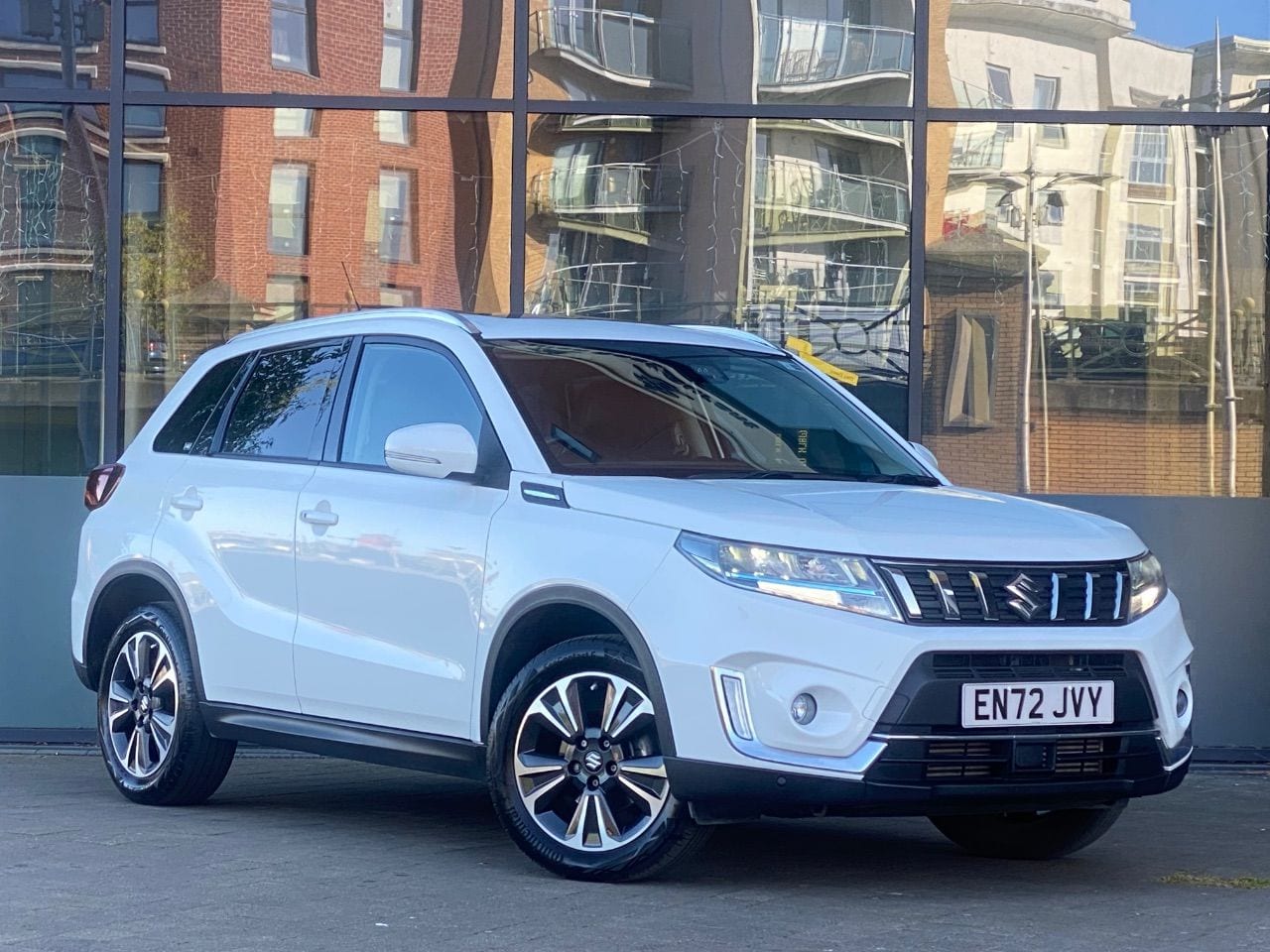 Suzuki Vitara - image 1 of 39