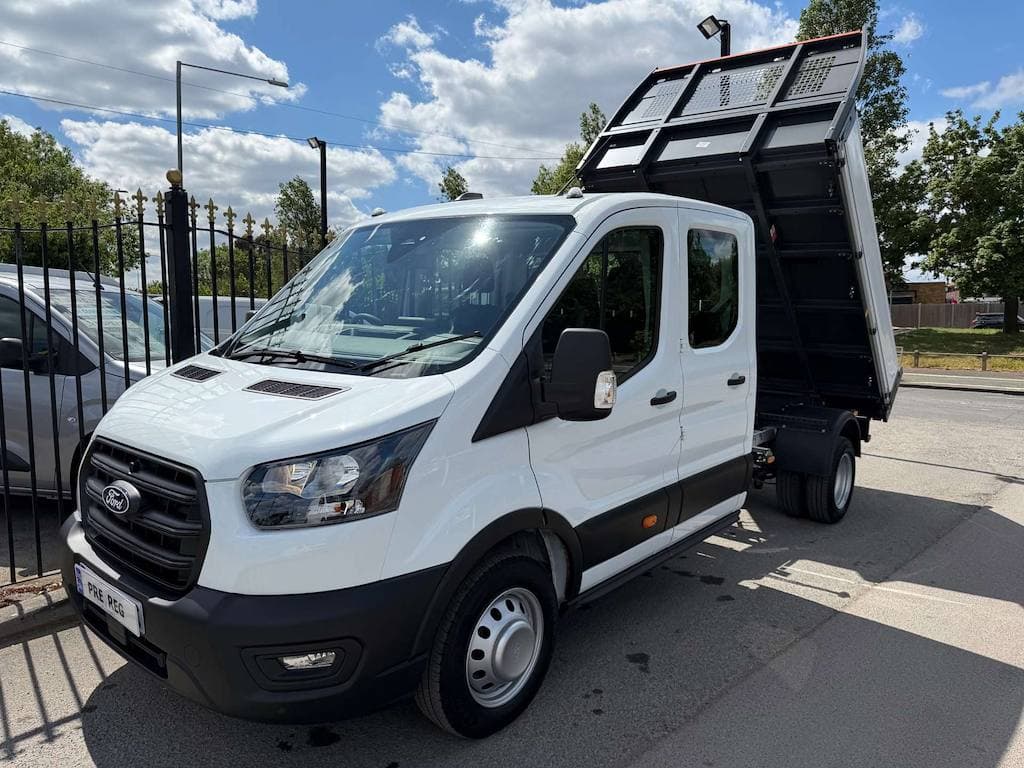 Ford Transit - image 1 of 22