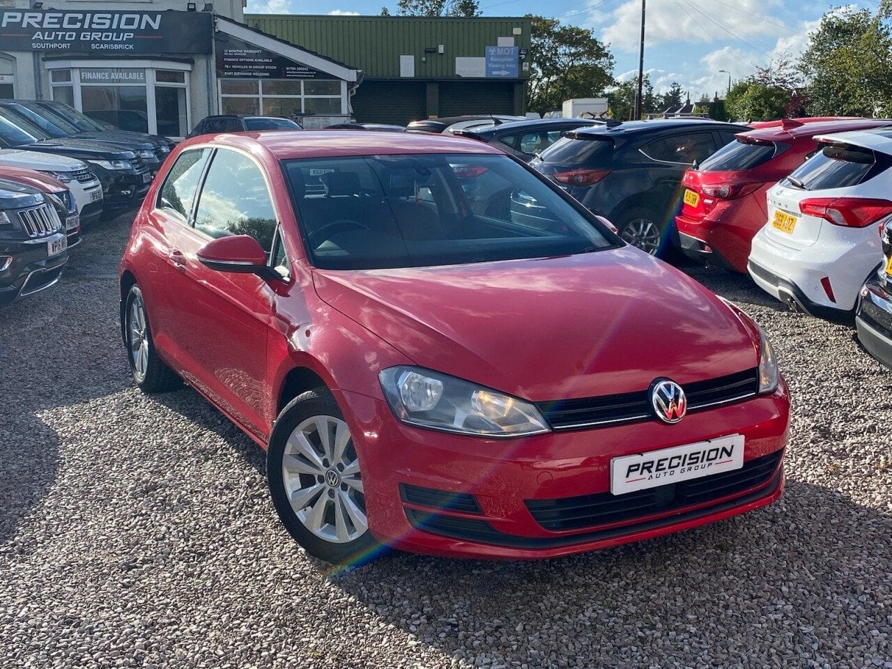 Volkswagen Golf - image 1 of 37