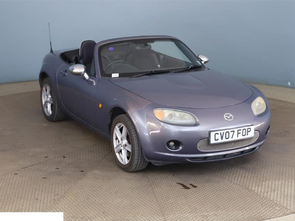 Mazda MX-5 - image 1 of 5