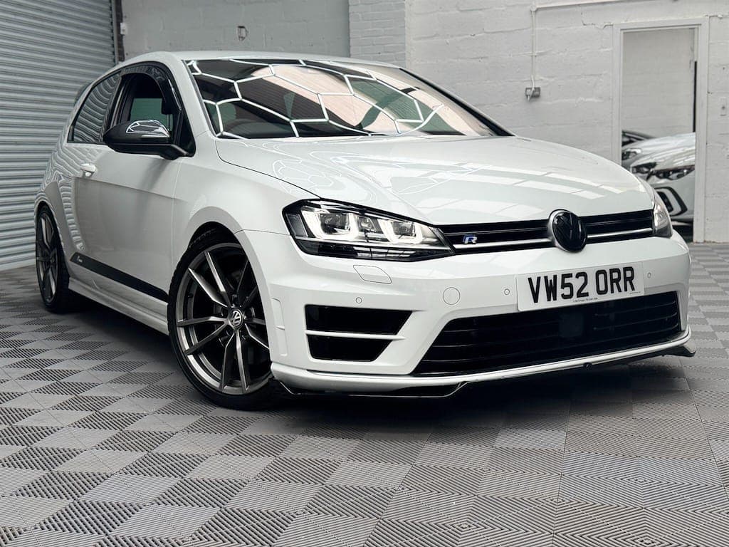 Volkswagen Golf - image 1 of 52