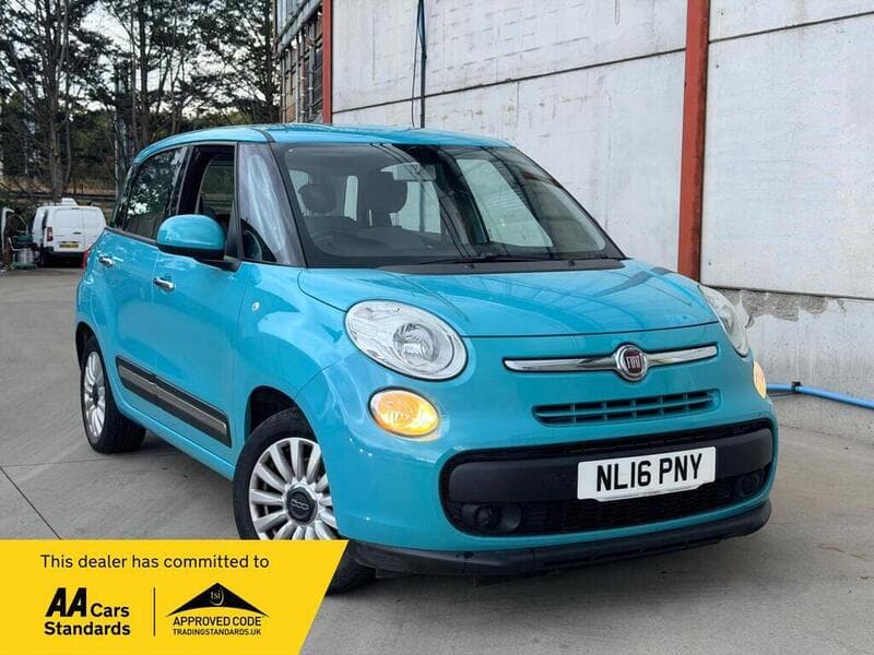 Fiat 500L - image 1 of 31