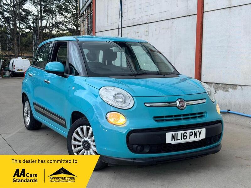 Fiat 500L - image 1 of 31