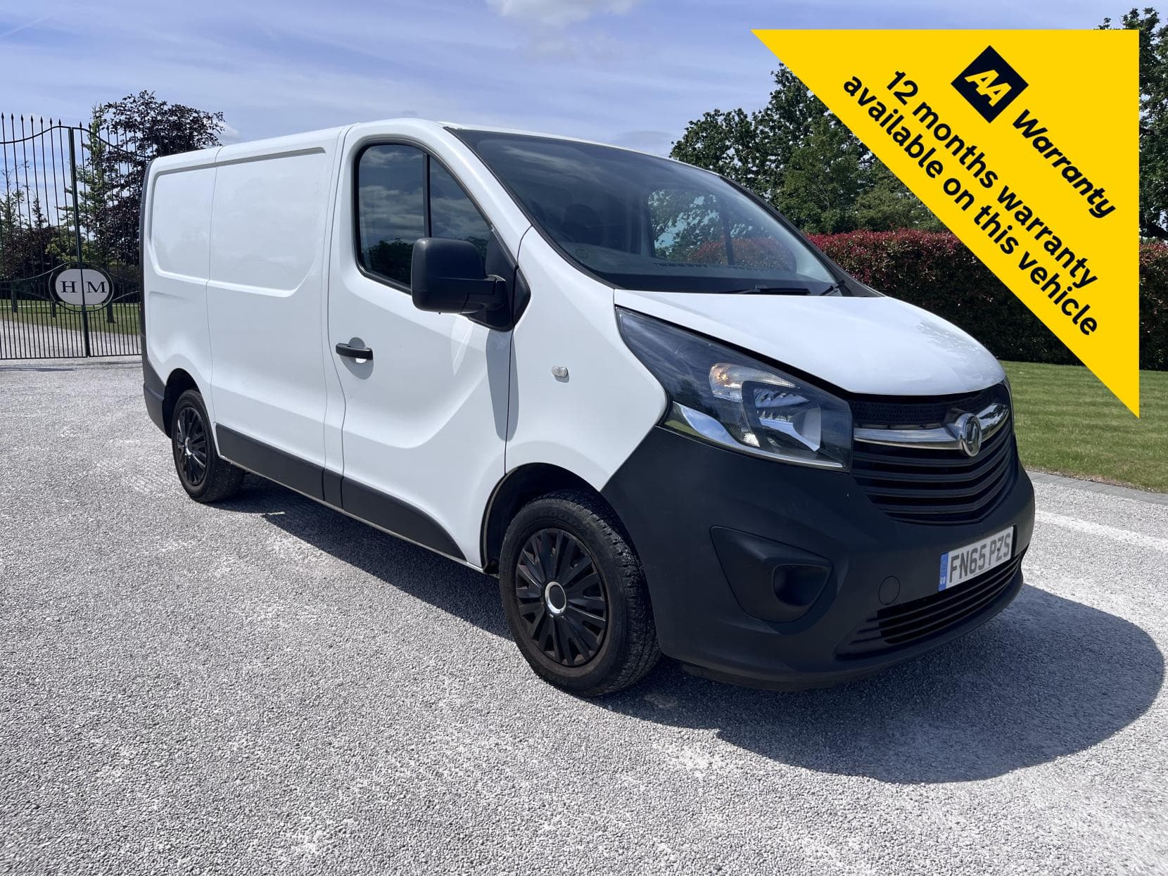 Vauxhall Vivaro - image 1 of 15