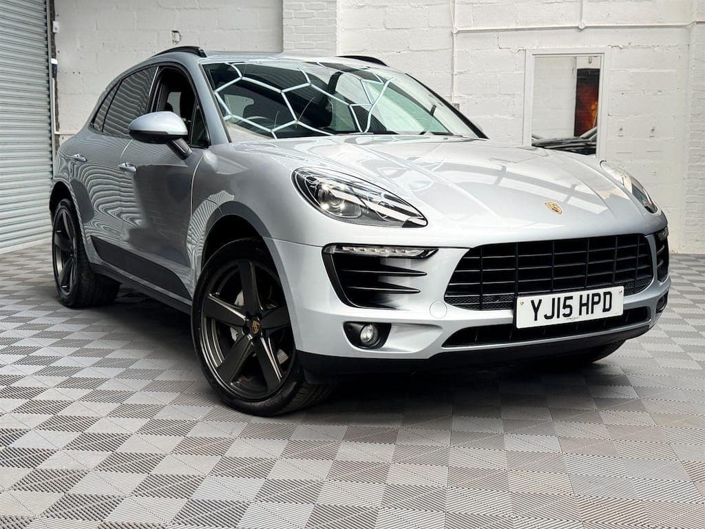 Porsche Macan - image 1 of 56