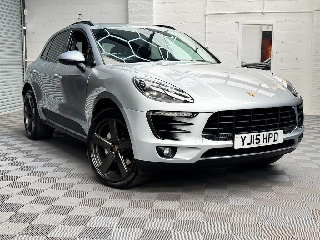 Porsche Macan - image 1 of 56