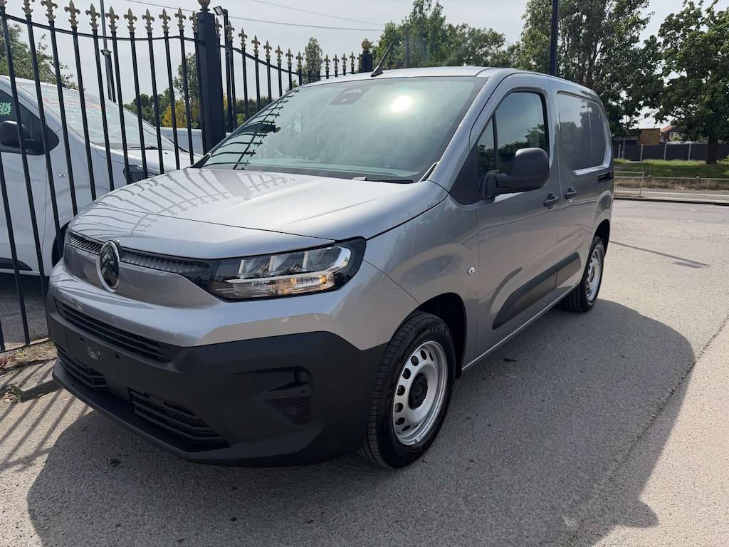 Citroen Berlingo - image 1 of 20