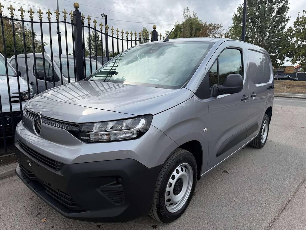 Citroen Berlingo - image 1 of 23