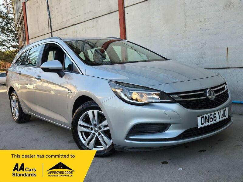 Vauxhall Astra - image 1 of 34