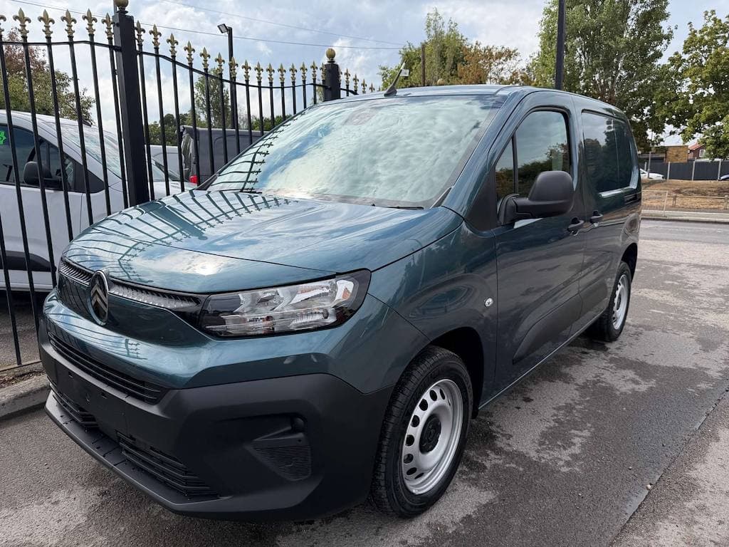 Citroen Berlingo - image 1 of 20