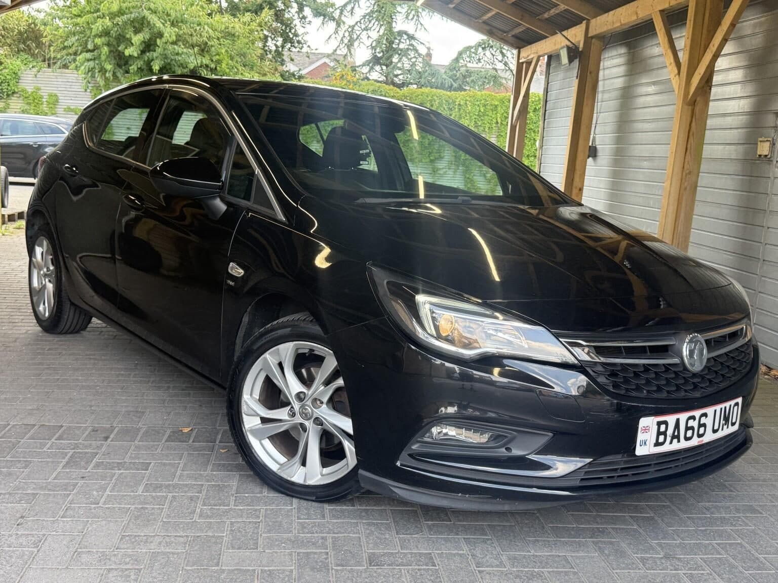 Vauxhall Astra - image 1 of 36
