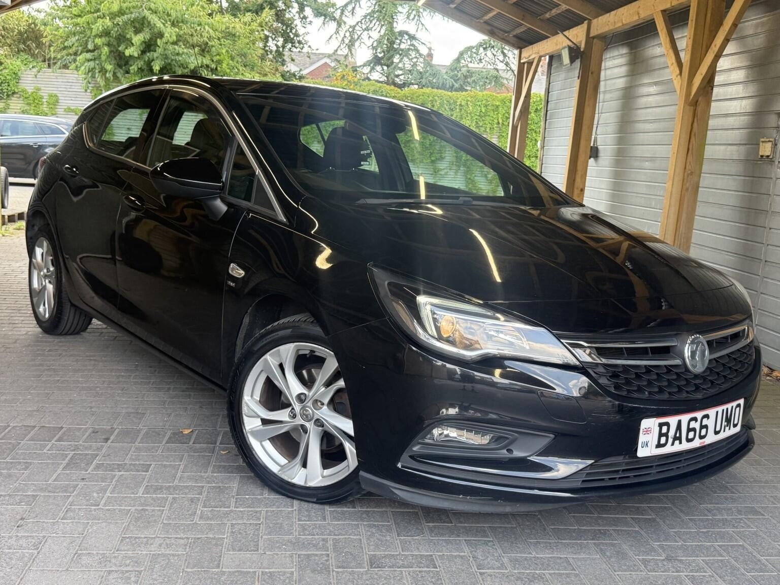 Vauxhall Astra - image 1 of 36