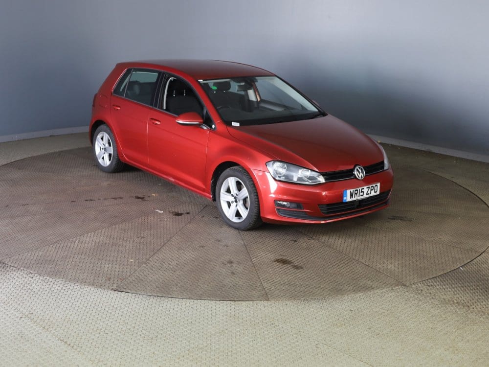 Volkswagen Golf - image 1 of 15
