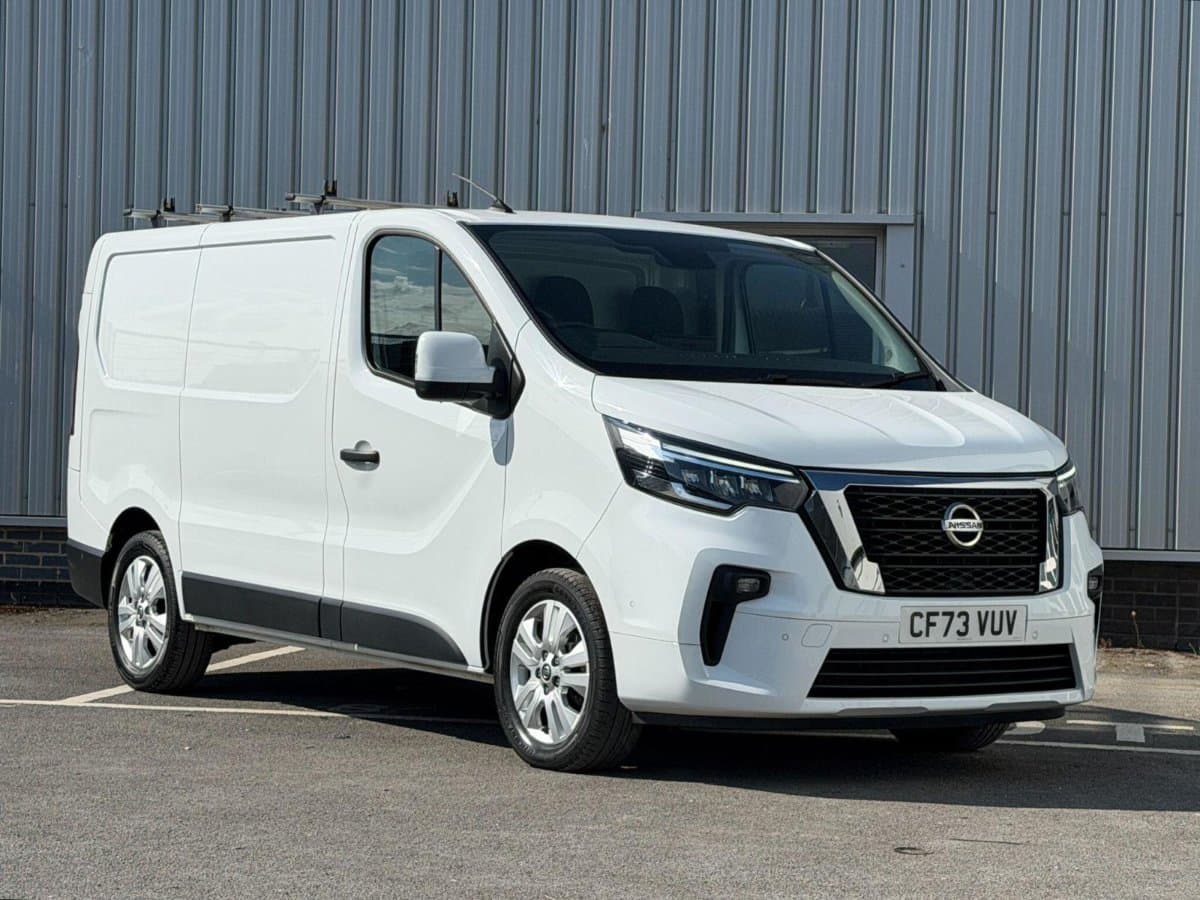 Nissan Primastar - image 1 of 35