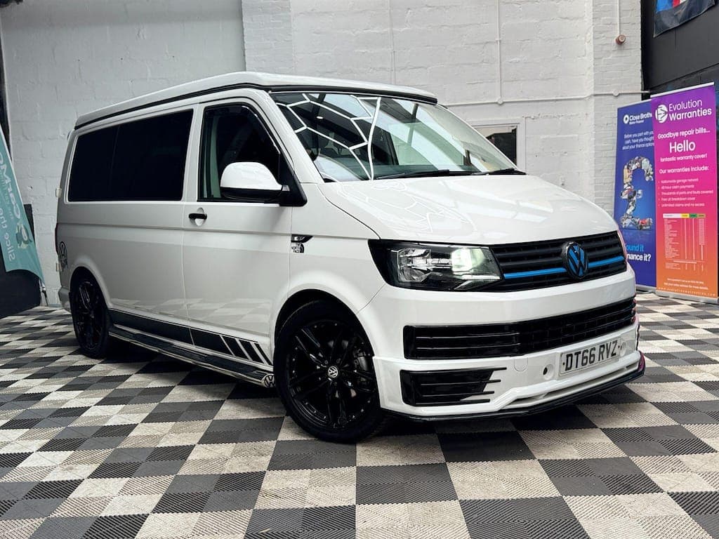 Volkswagen Transporter - image 1 of 46