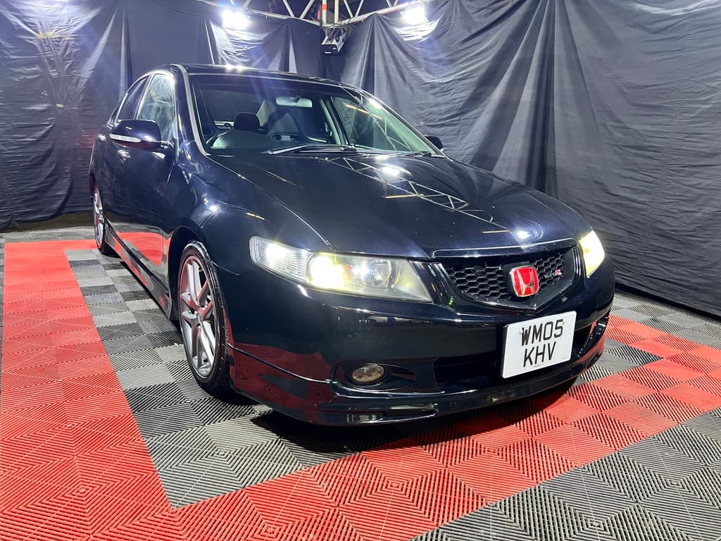Honda Accord - image 1 of 16