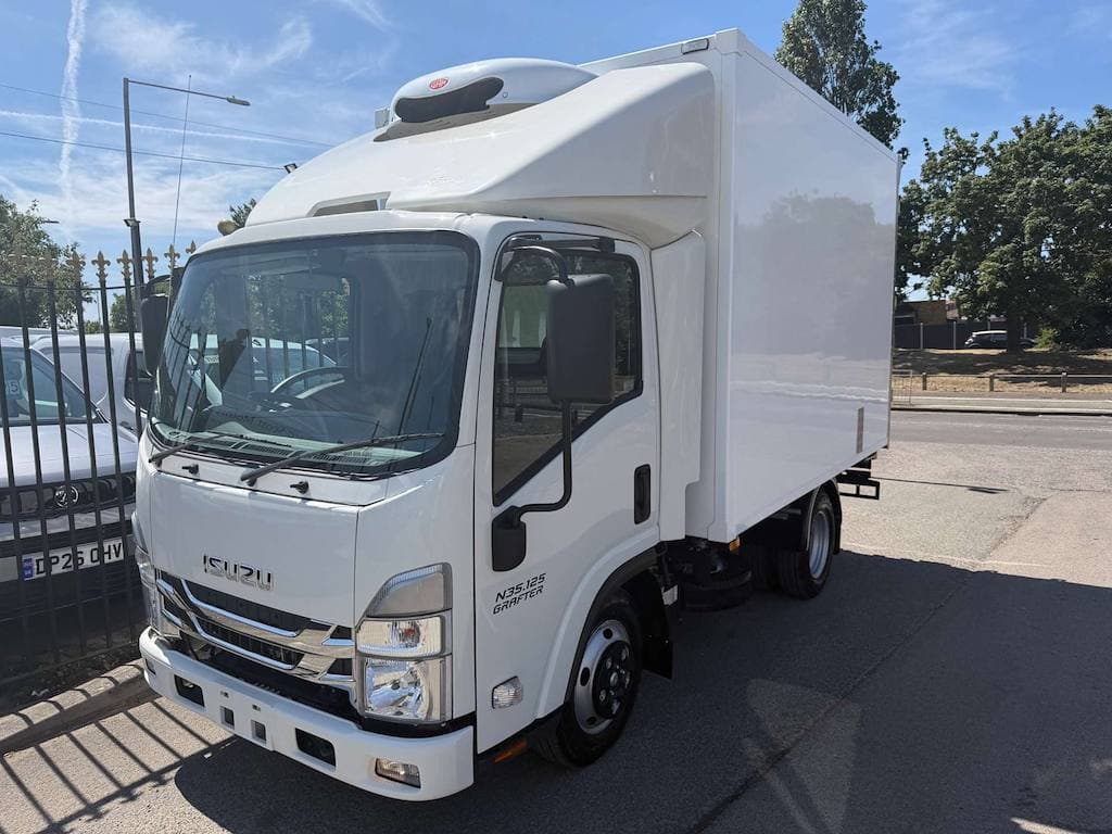 Isuzu Grafter - image 1 of 17