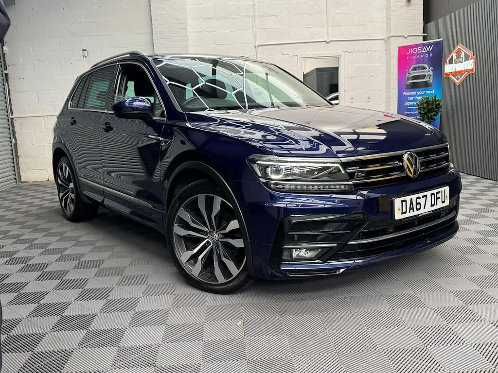 Volkswagen Tiguan - image 1 of 47