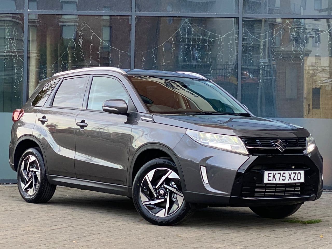 Suzuki Vitara - image 1 of 43