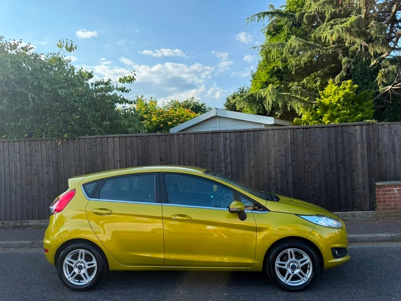 Ford Fiesta - image 1 of 18