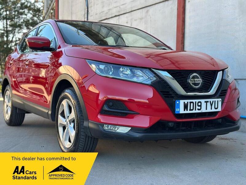 Nissan Qashqai - image 1 of 28