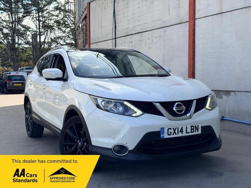 Nissan Qashqai - image 1 of 35
