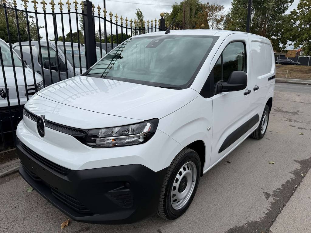 Citroen Berlingo - image 1 of 23