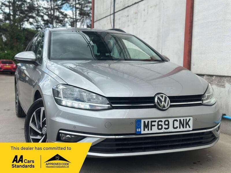 Volkswagen Golf - image 1 of 32