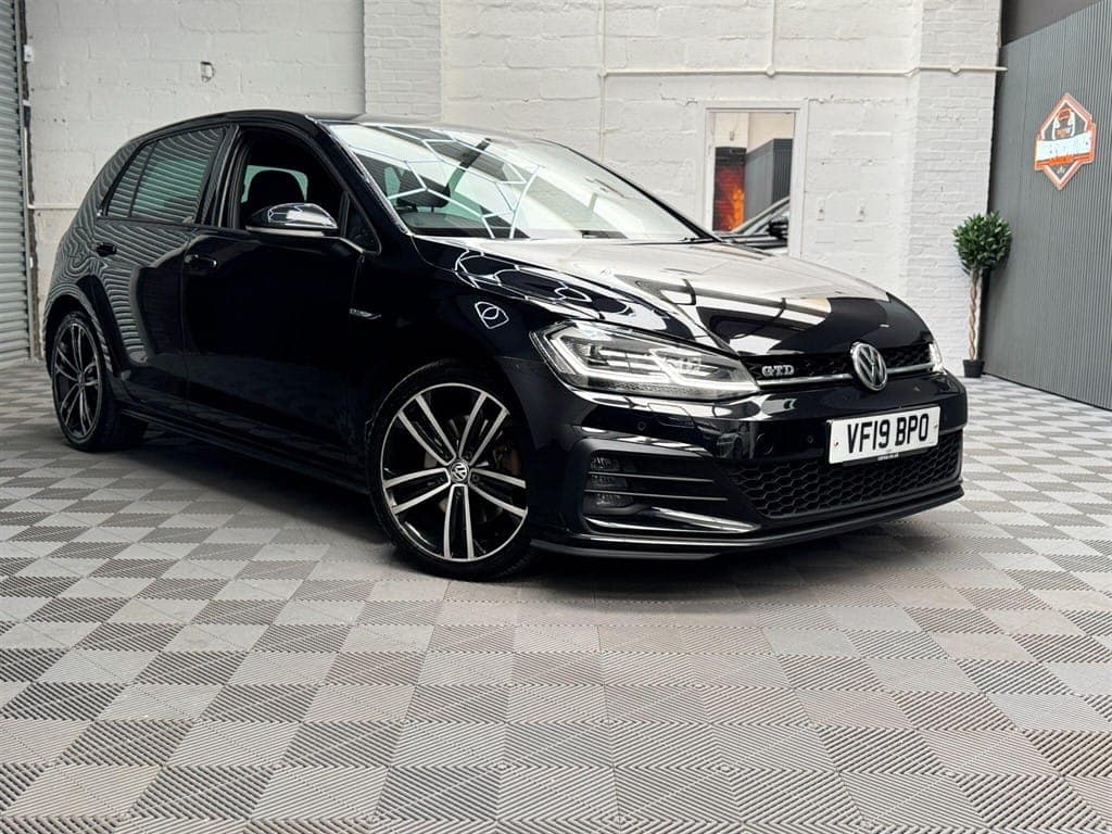 Volkswagen Golf - image 1 of 41