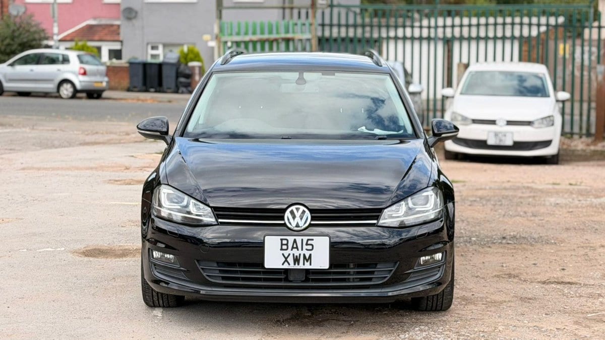 Volkswagen Golf - image 1 of 20