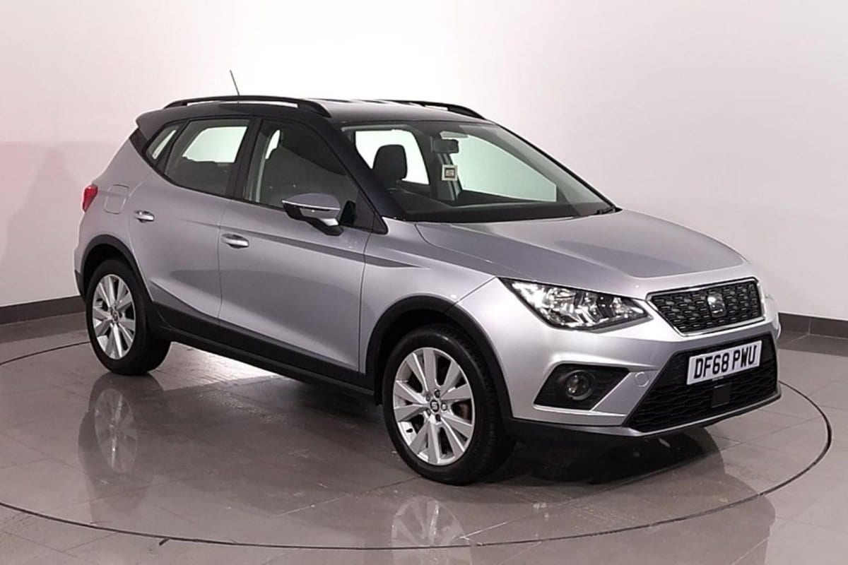 SEAT Arona - image 1 of 30