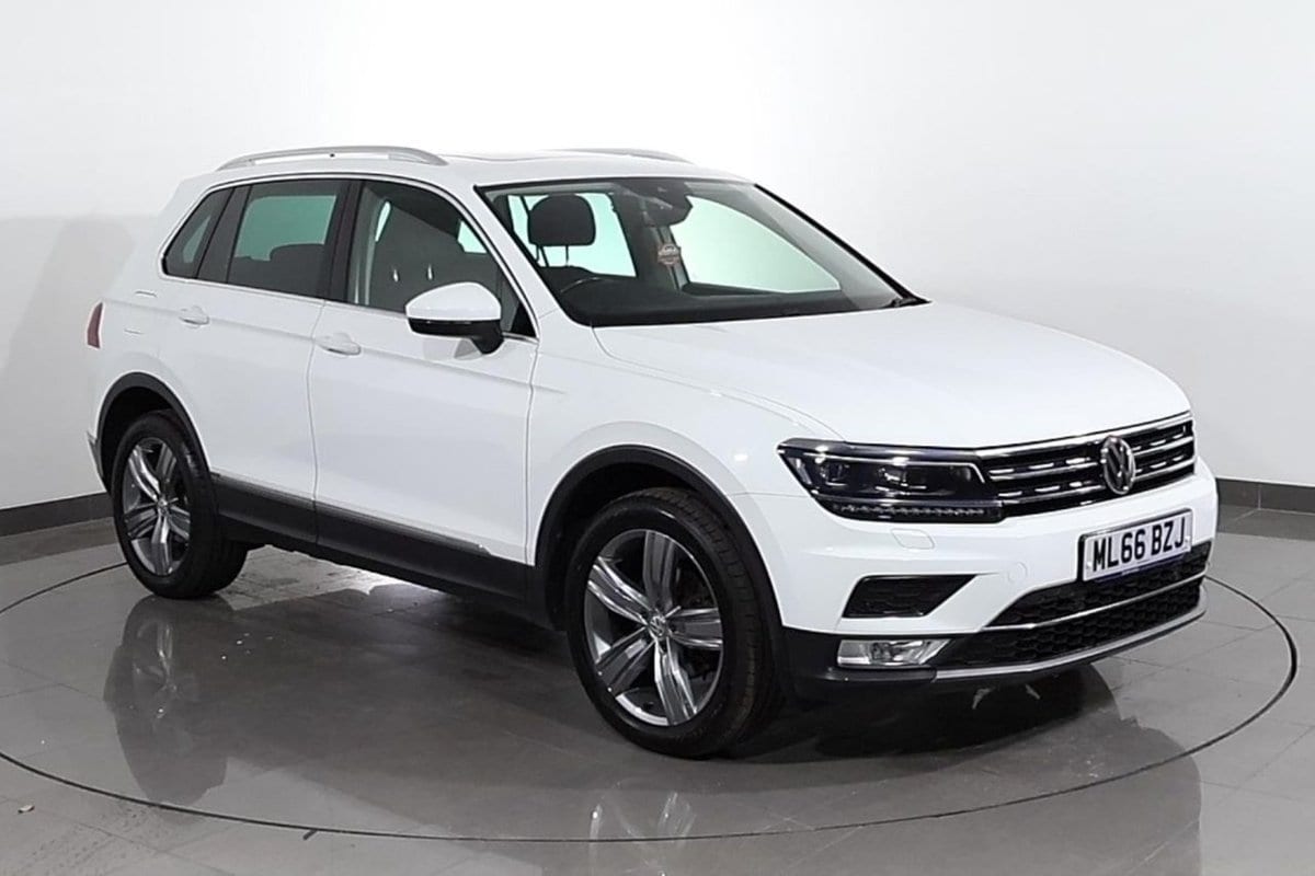 Volkswagen Tiguan - image 1 of 30