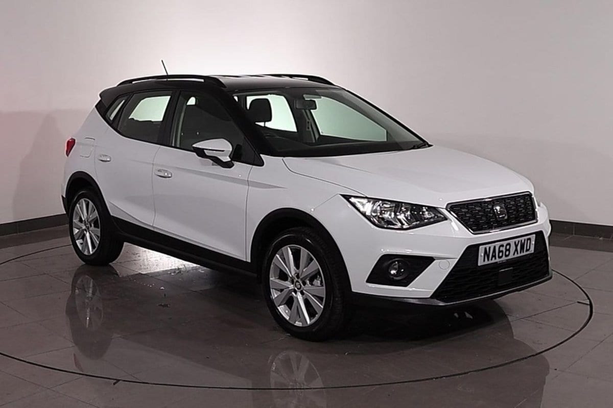 SEAT Arona - image 1 of 30