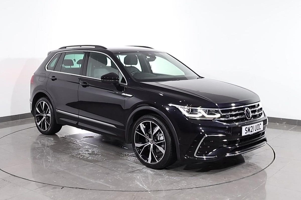 Volkswagen Tiguan - image 1 of 30