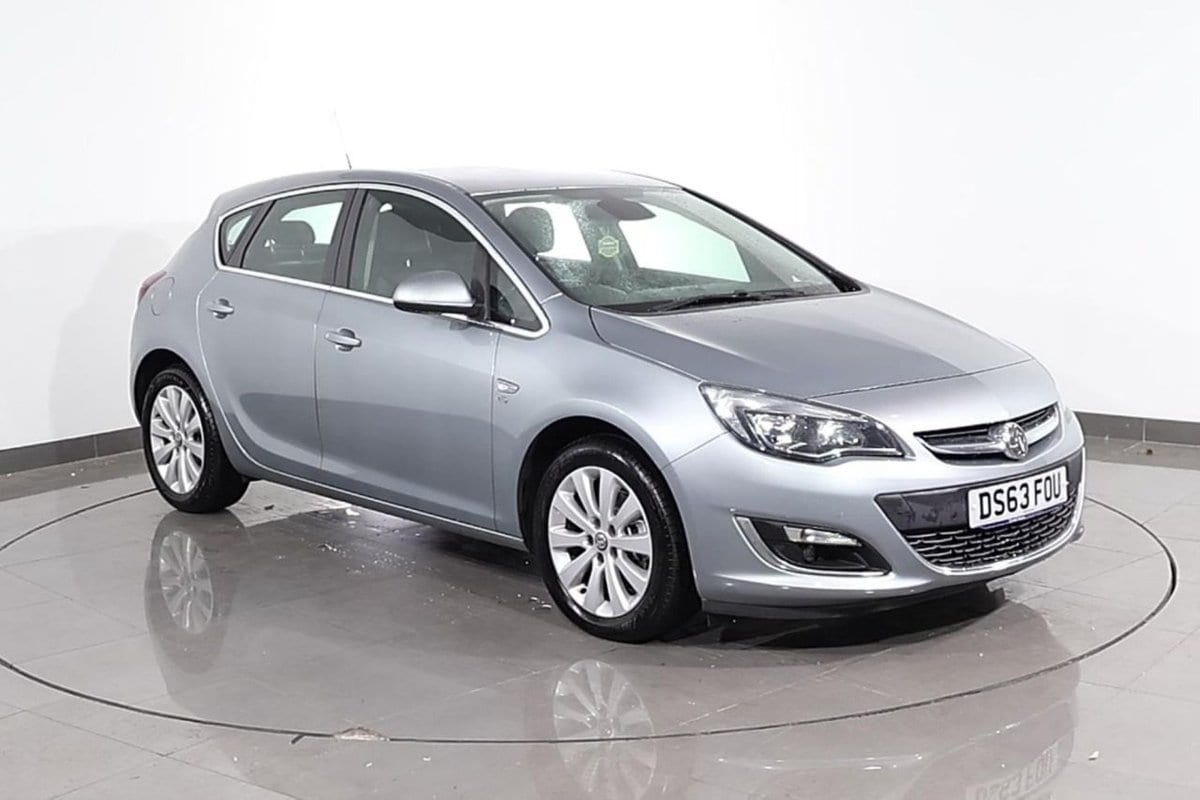 Vauxhall Astra - image 1 of 30