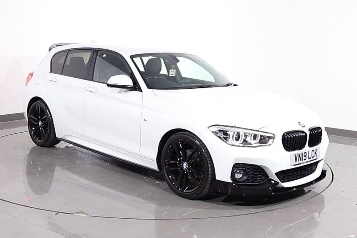 BMW 1 Series - image 1 of 30