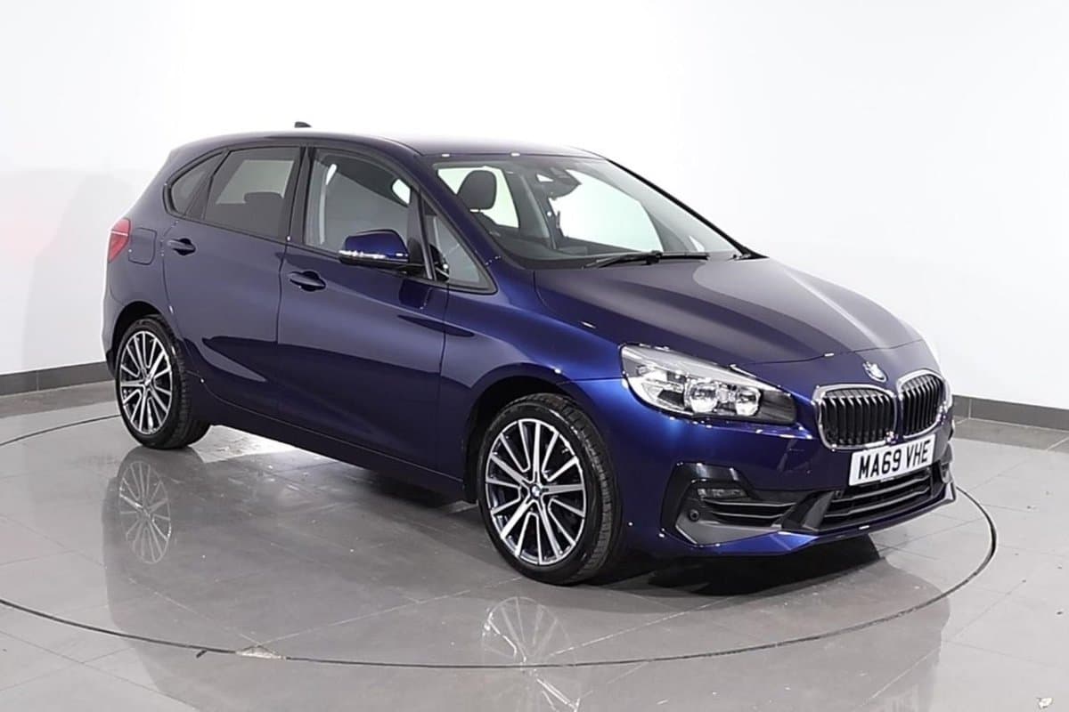 BMW 2 Series Active Tourer - image 1 of 30