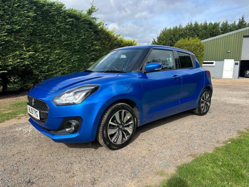 Suzuki Swift - image 1 of 48
