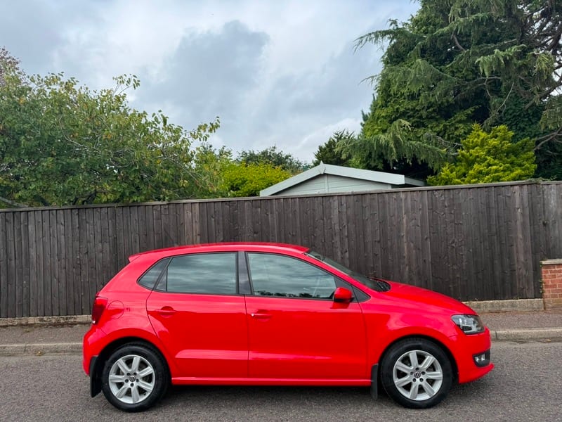 Volkswagen Polo - image 1 of 18